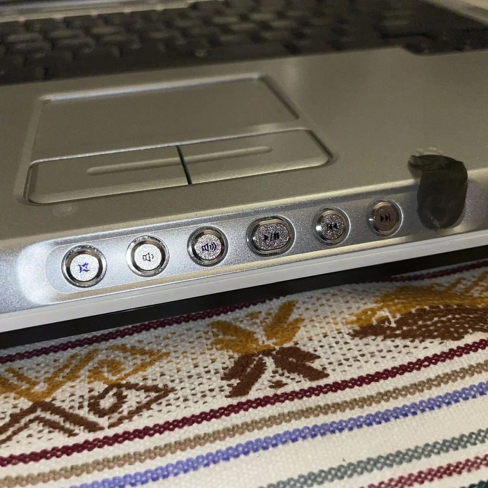 Dell Inspiron E1505 Laptop (Parts or‎ Repair Only) Centrino Duo WM3945ABG